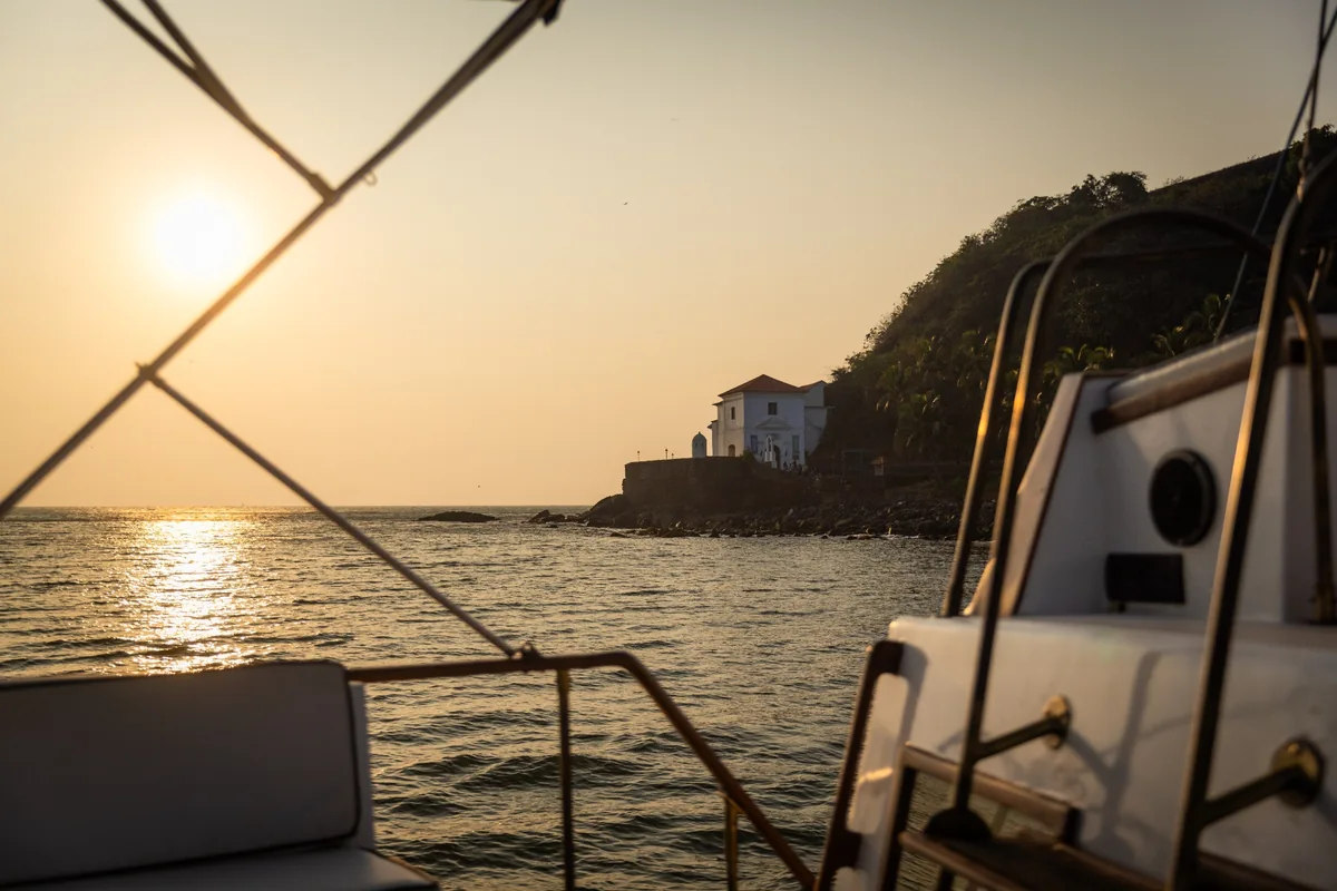 Sunset and Aguad seen from the vessel