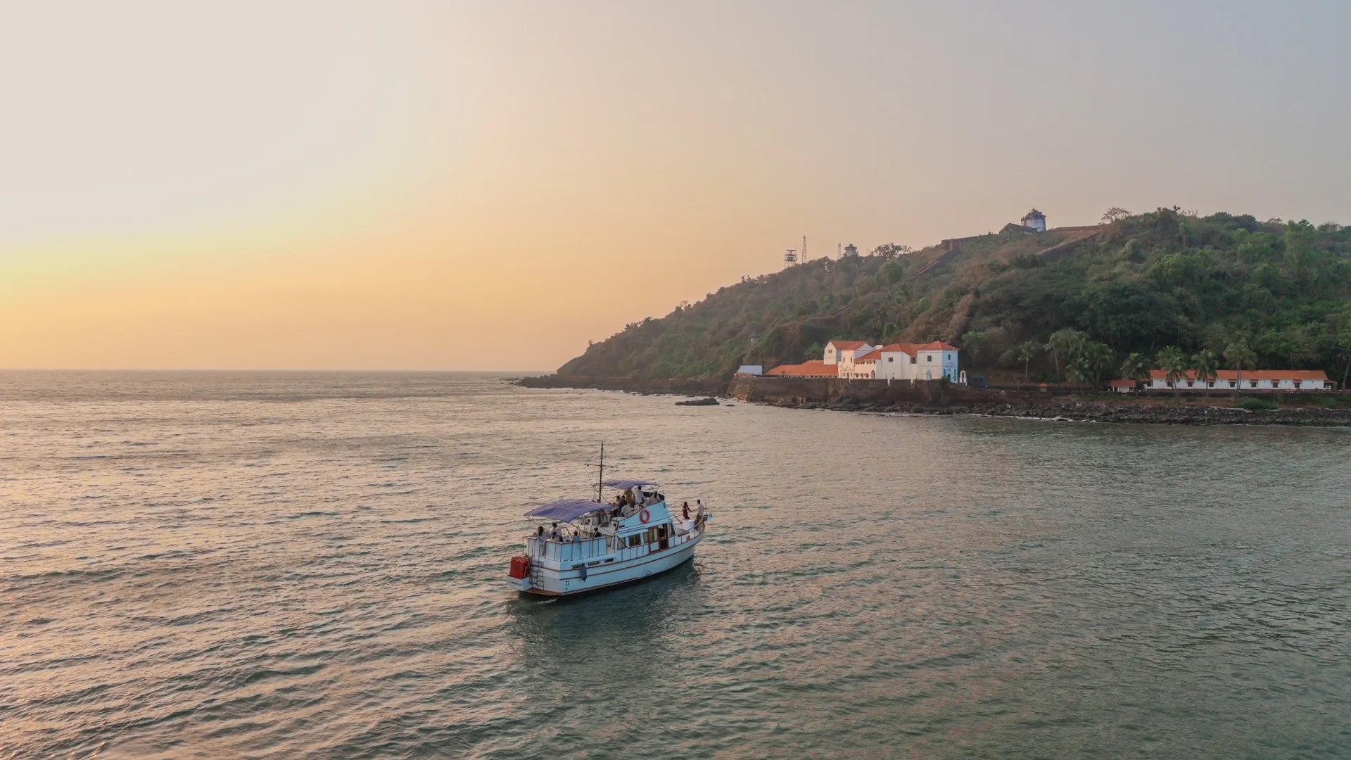 Solita sailing near Aguad Port and Jail Complex